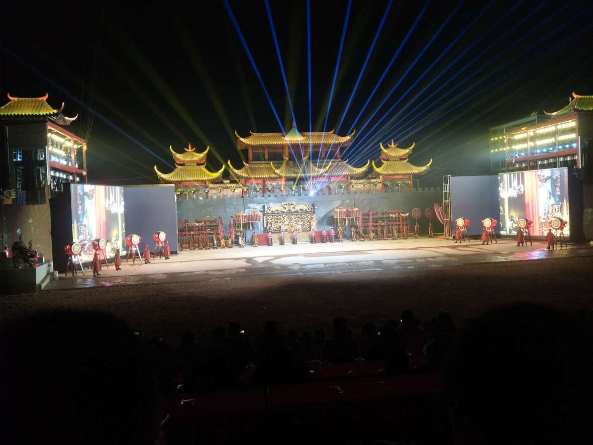 特效演藝《秦漢風(fēng)云》劇場(chǎng)